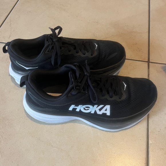 HOKA WOMEN'S BONDI 8 RUNNING SHOES BLACK/WHITE SIZE 7 - Picture 2 of 4